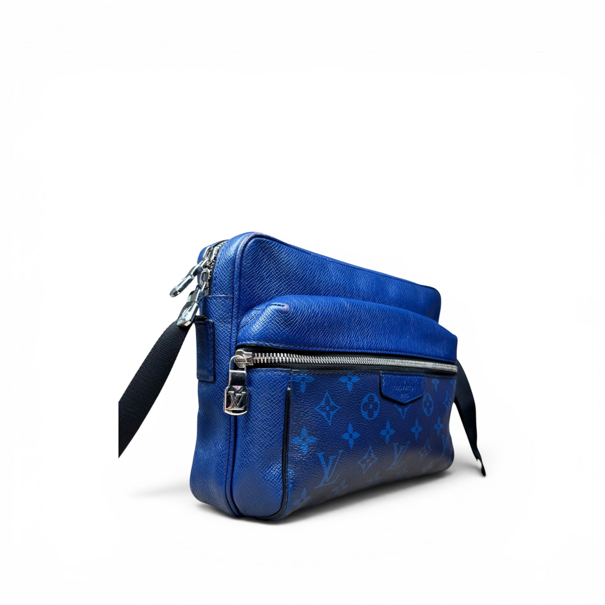 LOUIS VUITTON OUTDOOR MESSENGER BAG