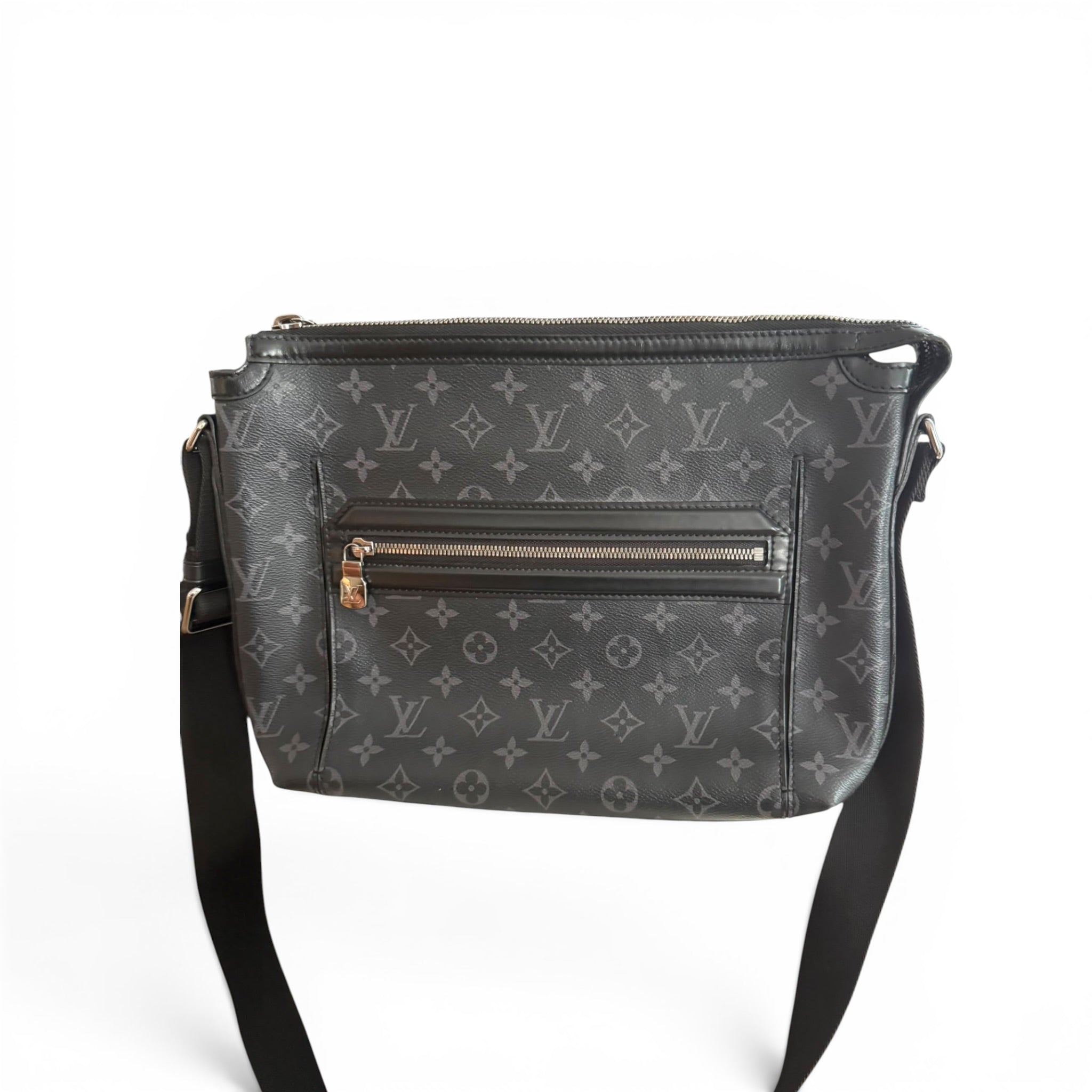 LOUIS VUITTON MESSENGER BAG