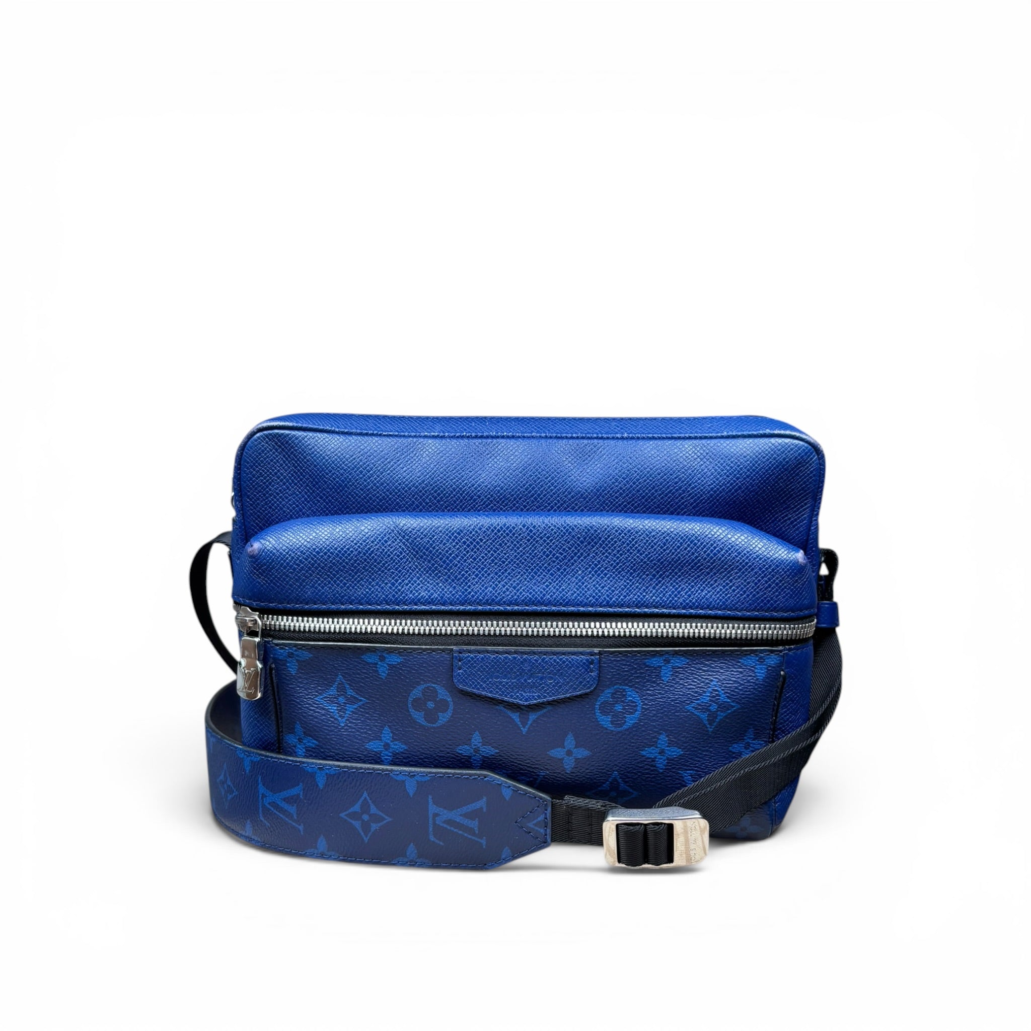 LOUIS VUITTON OUTDOOR MESSENGER BAG