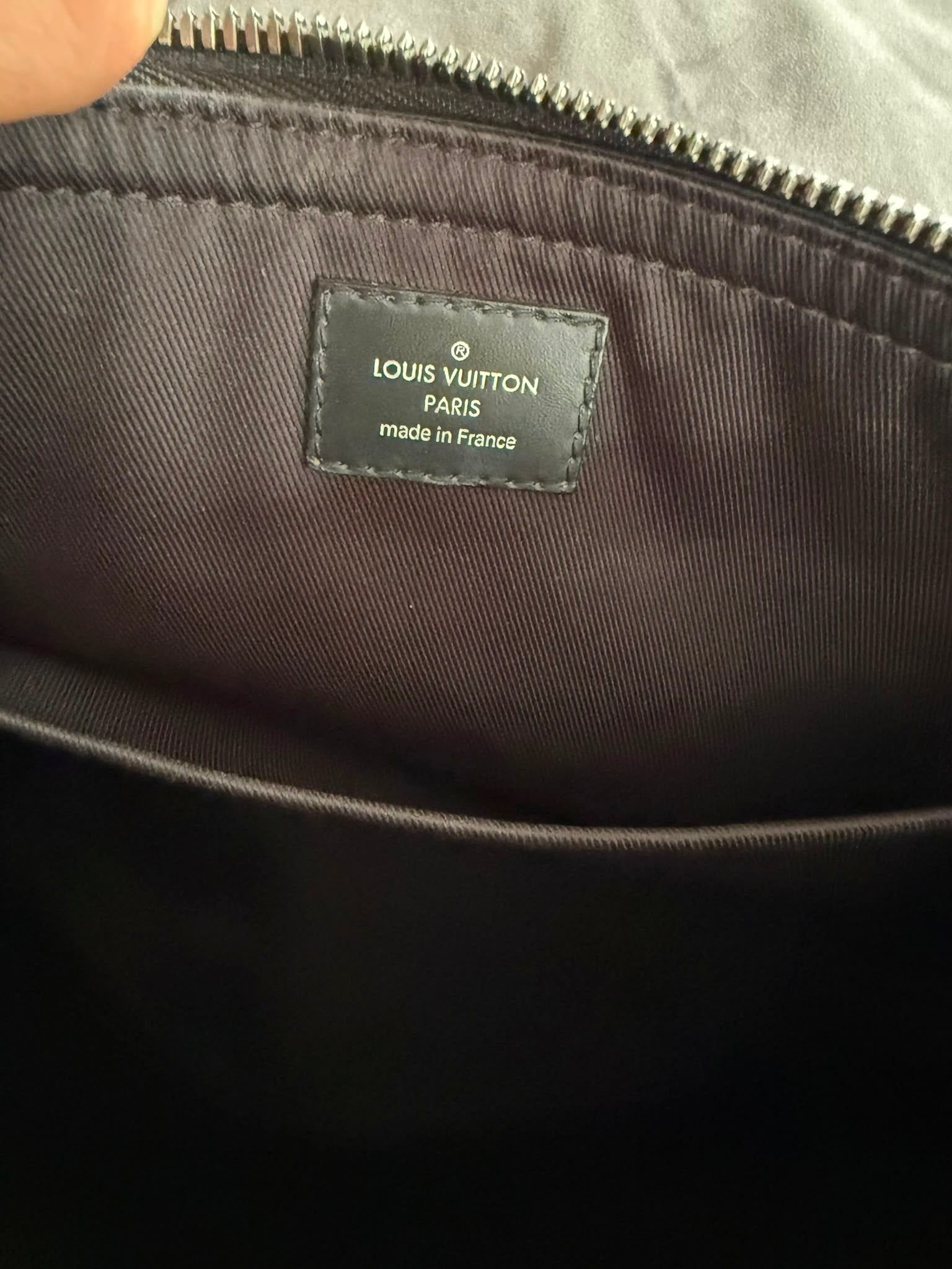LOUIS VUITTON MESSENGER BAG